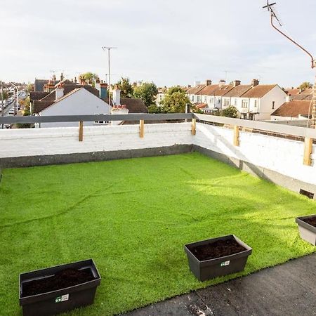 2 Bed Apartment Near The Beach Southend-on-Sea Exterior photo