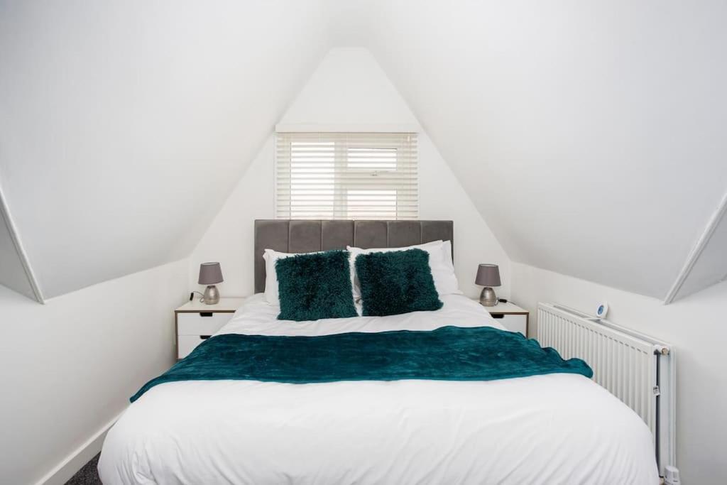 2 Bed Apartment Near The Beach Southend-on-Sea Exterior photo