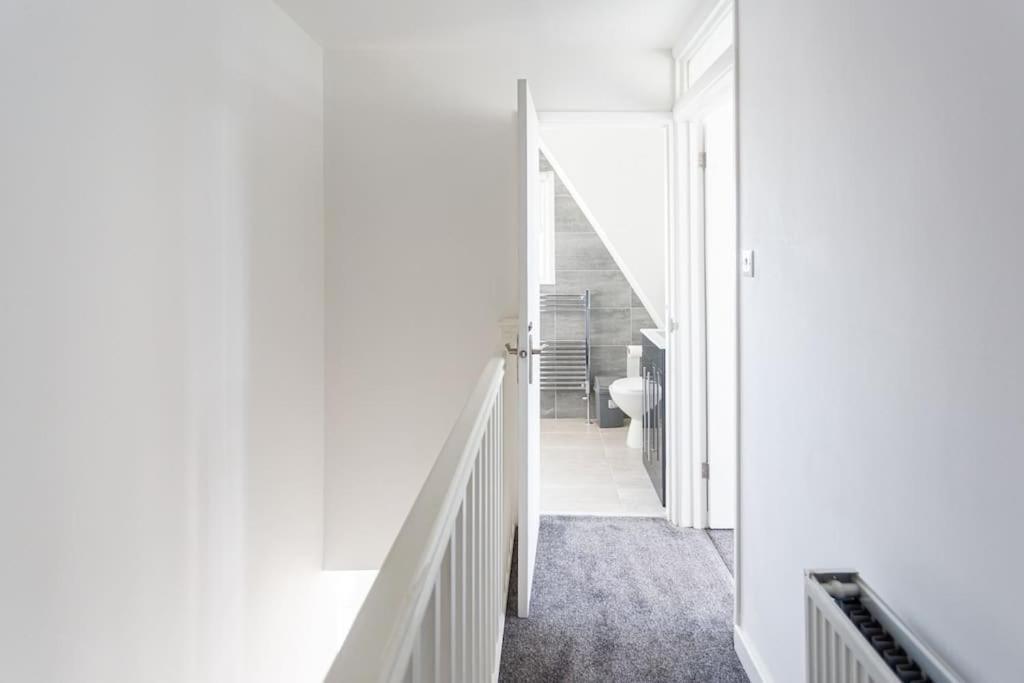 2 Bed Apartment Near The Beach Southend-on-Sea Exterior photo
