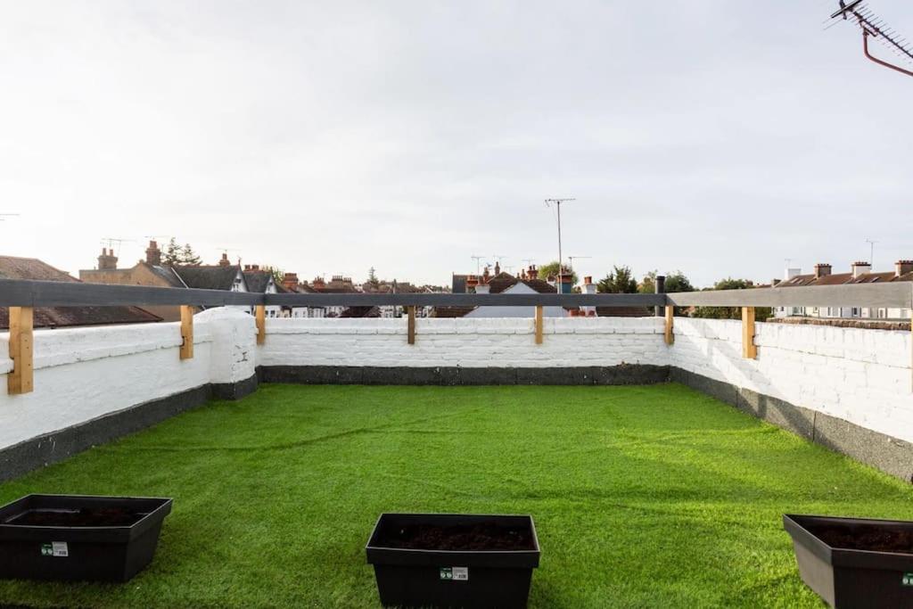 2 Bed Apartment Near The Beach Southend-on-Sea Exterior photo